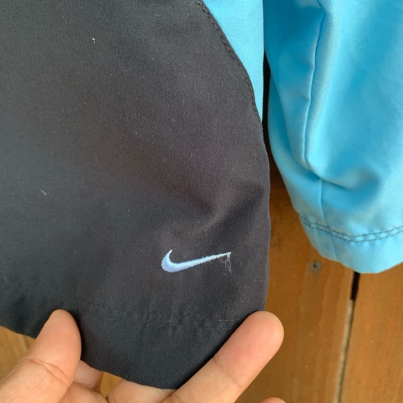 Nike windbreaker size XL 16-18. - Picture 3 of 7